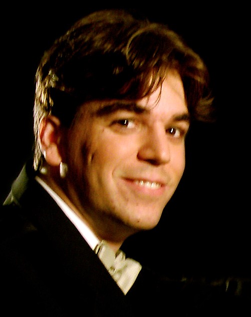 Régulo Martinez, piano.
