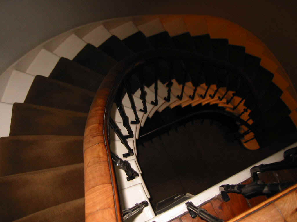 The staircase in Dr Lynschinski's townhouse in Edinburgh, where Chopin stayed on and off in late September 1848 and where Jenny Lind no doubt visited him.